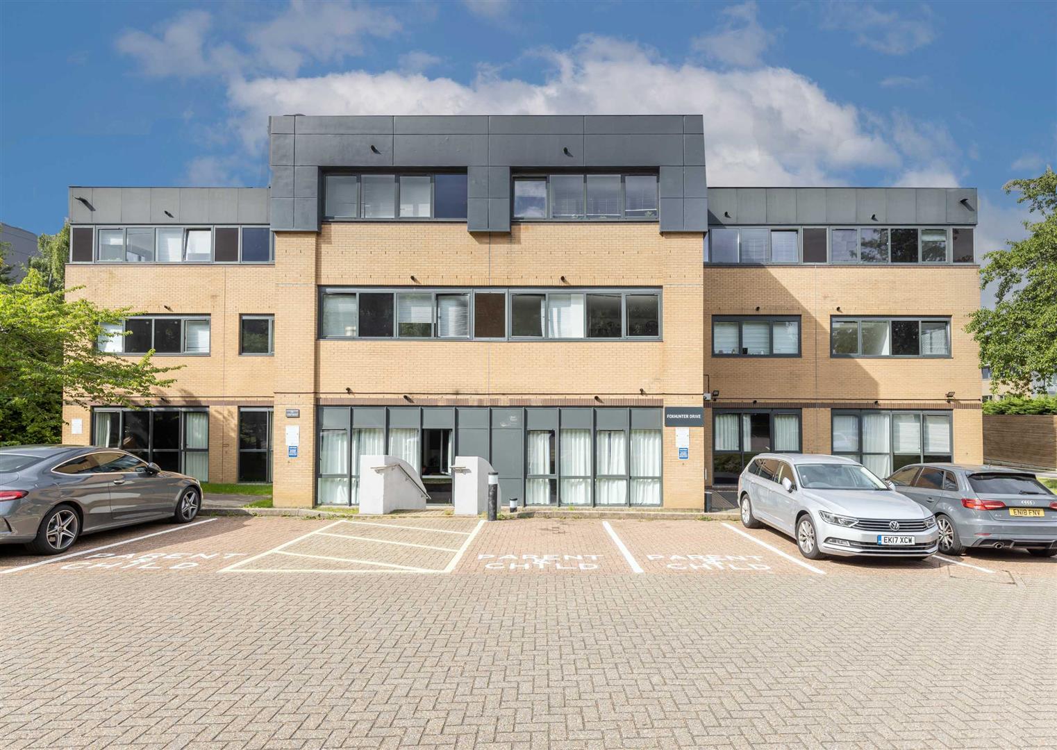 Flat Foxhunter Drive in Milton Keynes