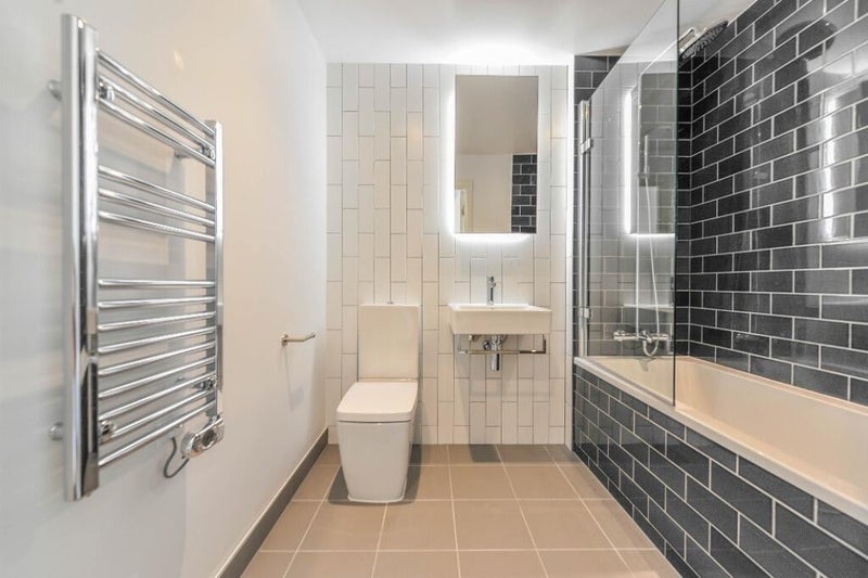 Room Royal Crest Avenue in Greater London