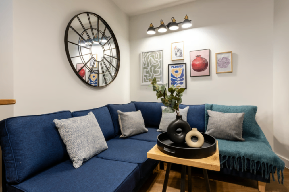 Flat Grosvenor Road in Greater London