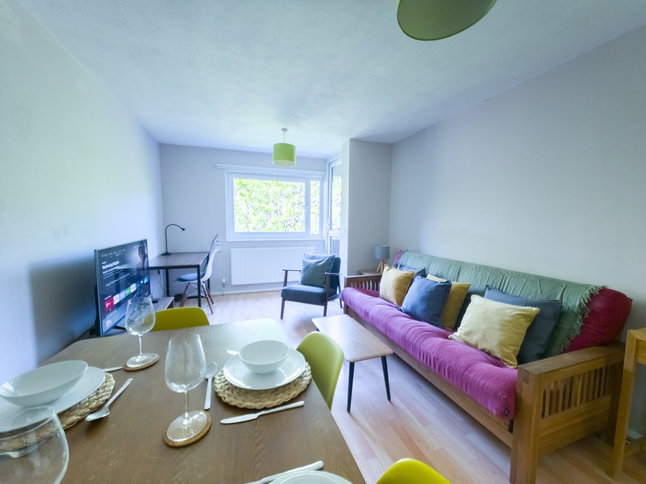 Flat Rhodeswell Road in Greater London