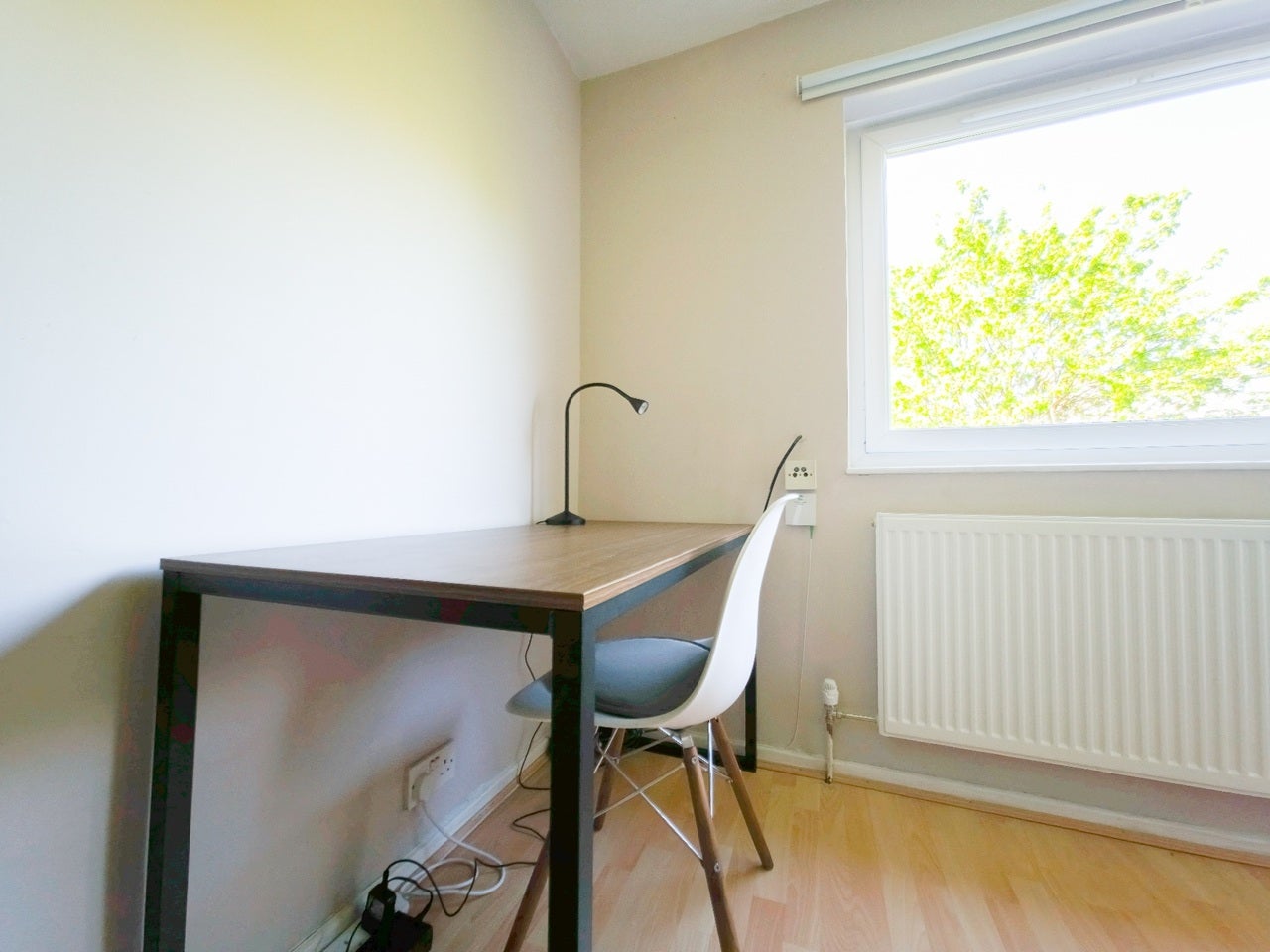 Flat Rhodeswell Road in Greater London