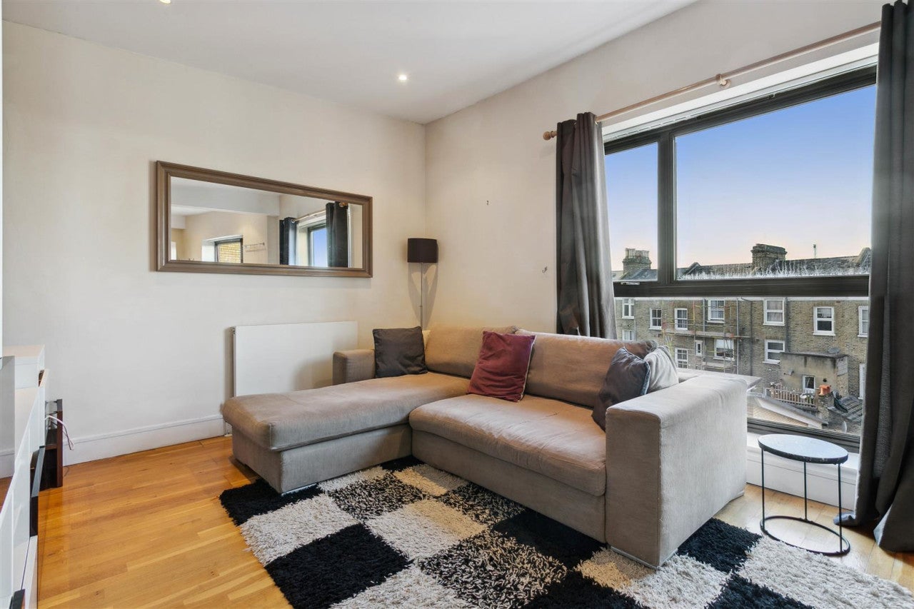 Flat Acre Lane in Greater London
