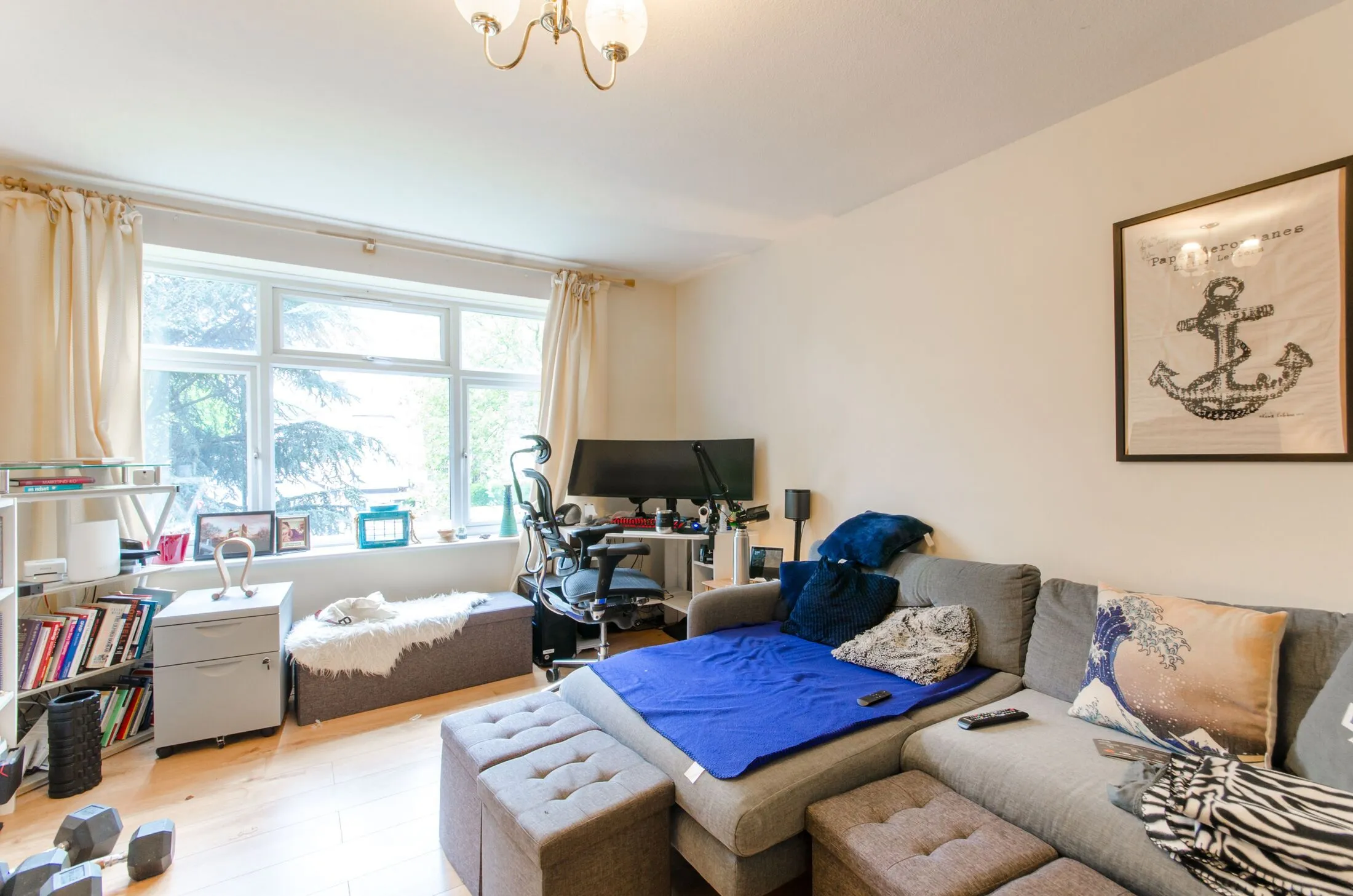 Flat Bounds Green Road in Greater London