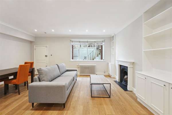 Flat Pont Street in Greater London