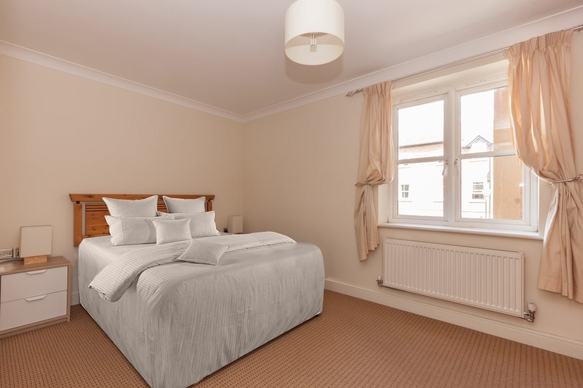 Flat Regal Close in Vale of White Horse