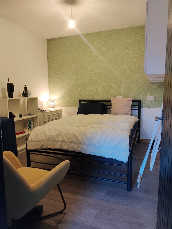 Room Camrose Close in Greater London