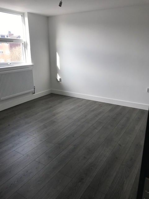 Flat Blenheim Crescent in Luton