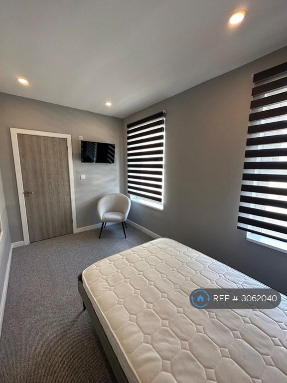 Room Theodora Street in Cardiff