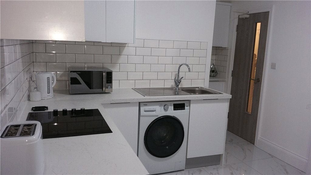 Room Pemdevon Road in Greater London