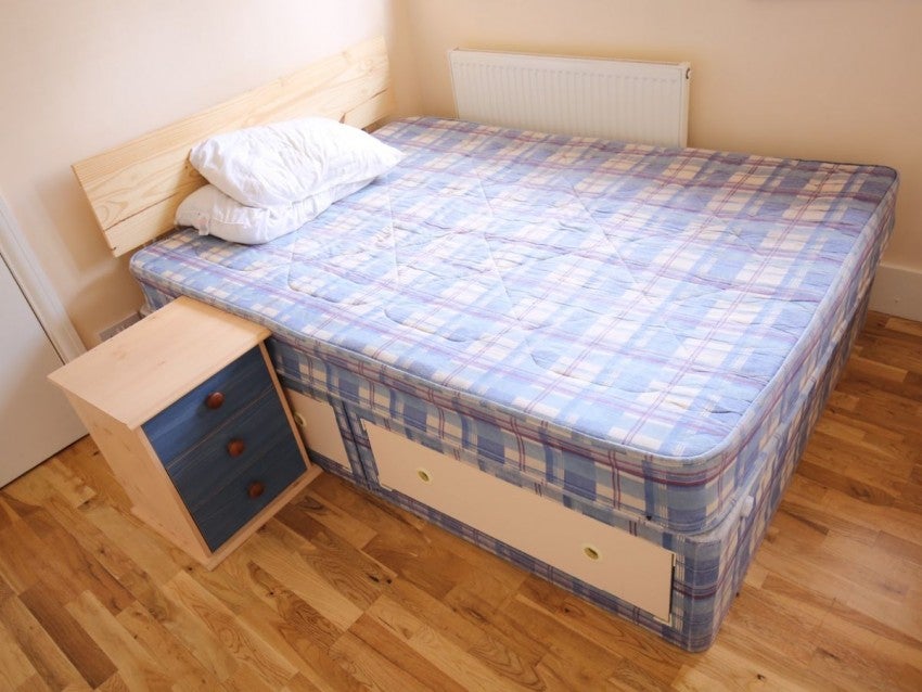 Flat The Ridgeway in Greater London