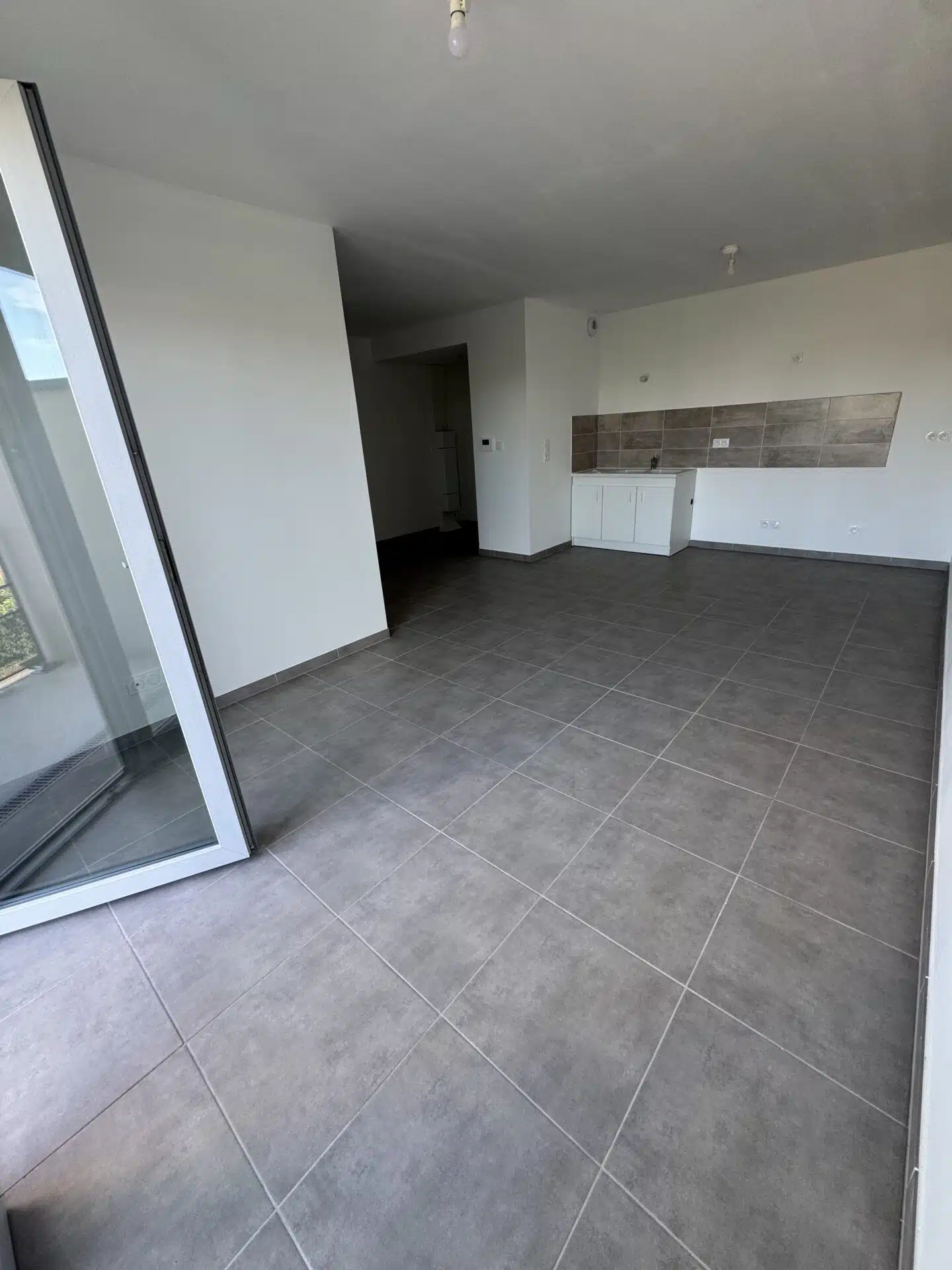 Flat Rue de la Coopérative in Saint-Julien-les-Villas