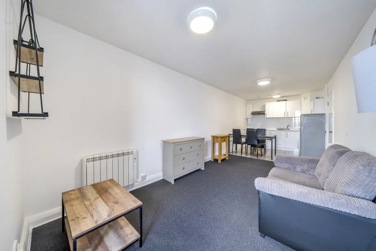 Flat Bramlands Close in Greater London