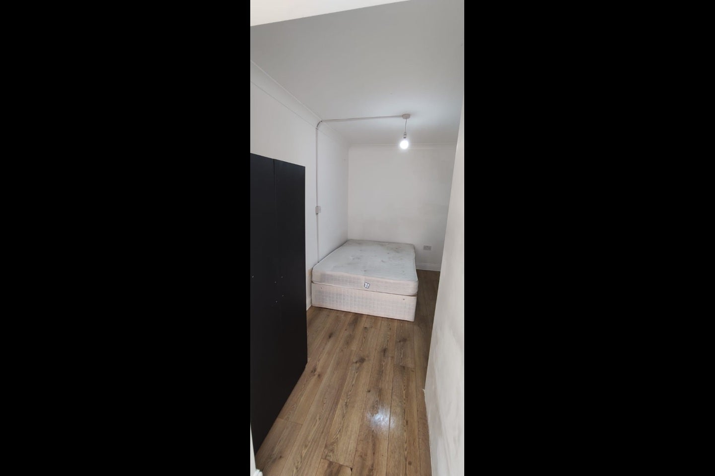 Room Randall Avenue in Greater London