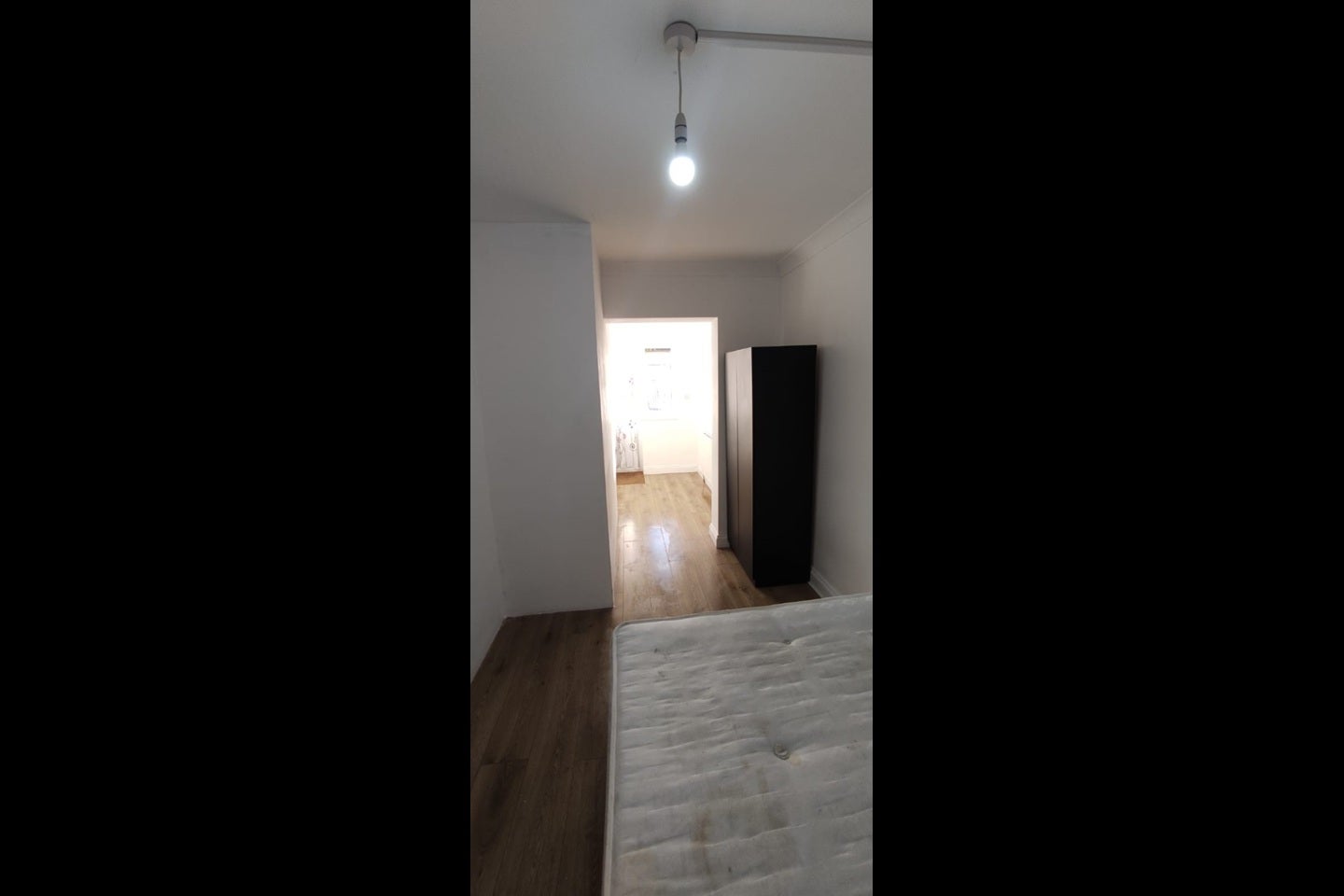 Room Randall Avenue in Greater London