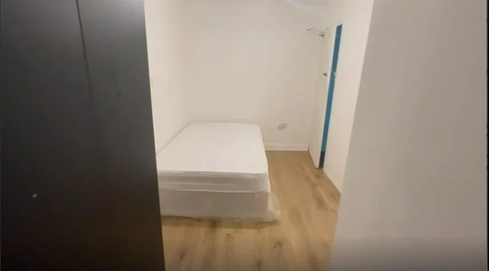 Room Randall Avenue in Greater London
