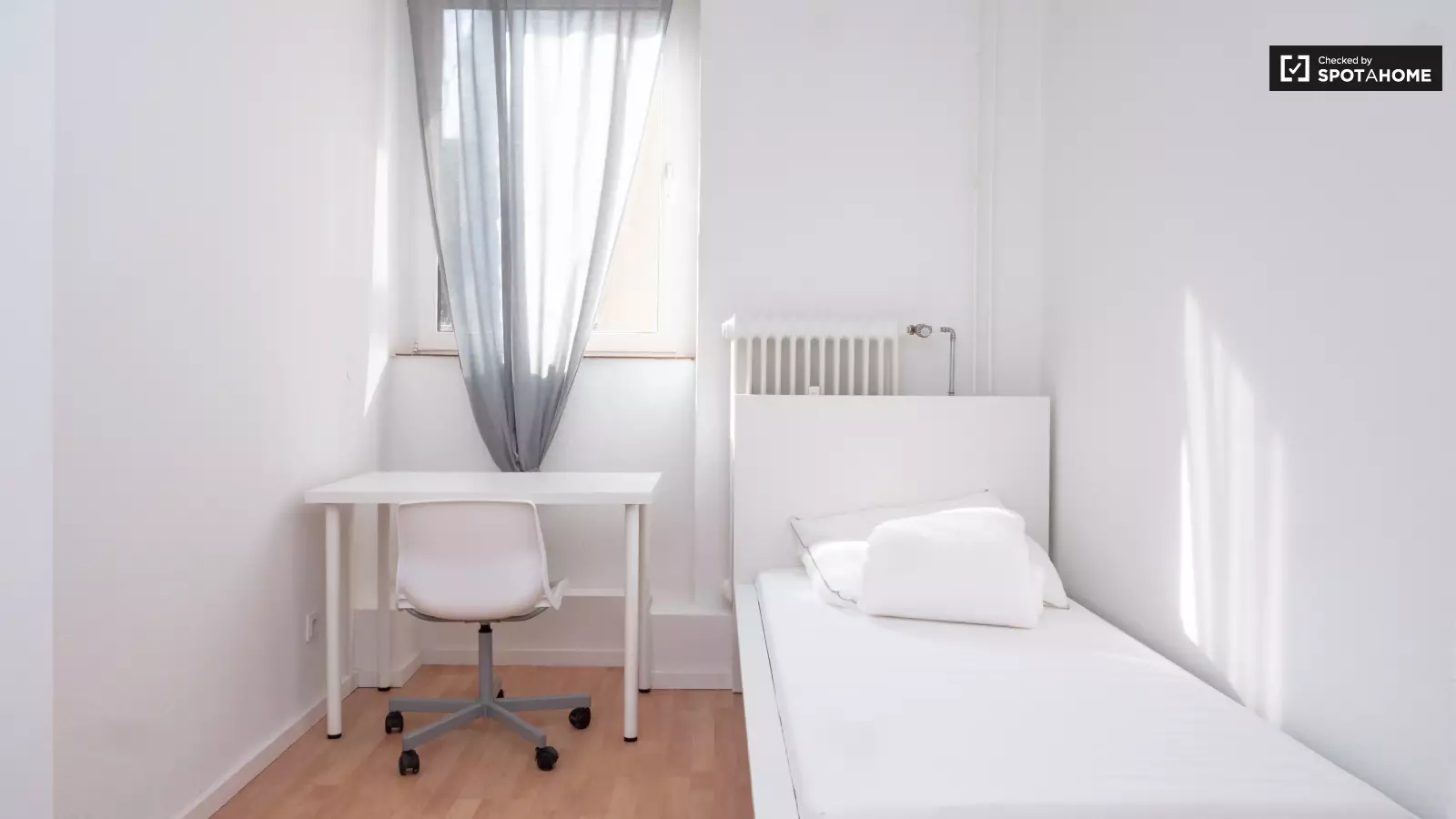 Wohnung Leibnizstraße in Berlin