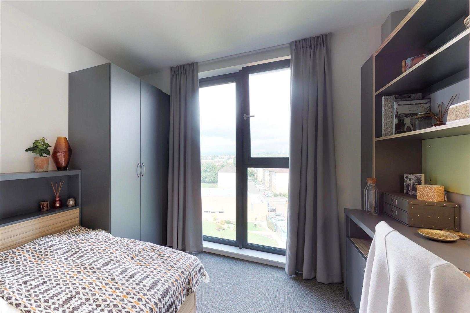 Room St James Road in Glasgow