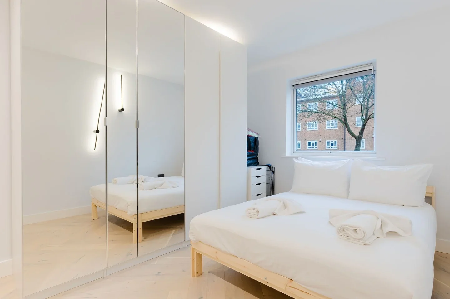 Flat Thorparch Road in Greater London