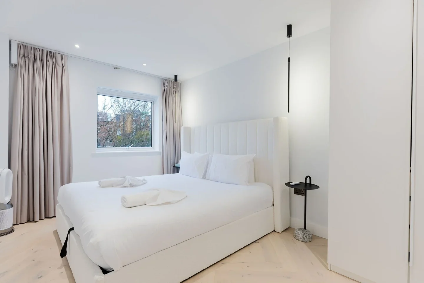 Flat Thorparch Road in Greater London