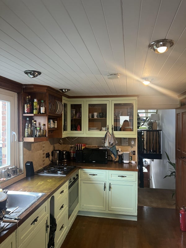 Room Ingelow Road in Greater London