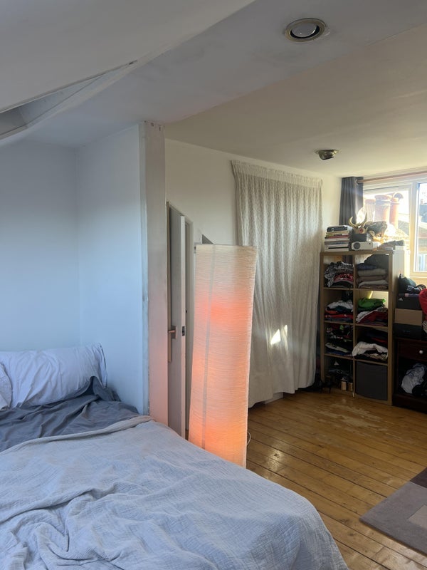 Room Ingelow Road in Greater London