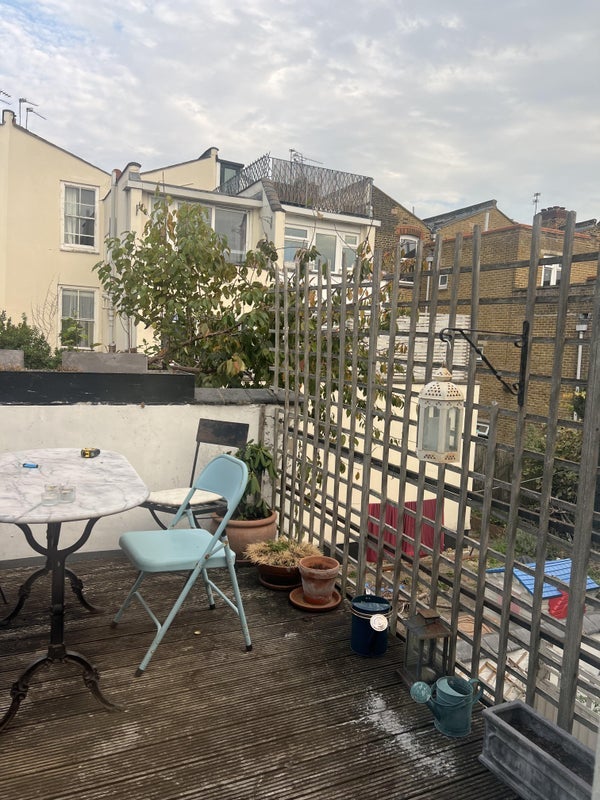 Room Ingelow Road in Greater London