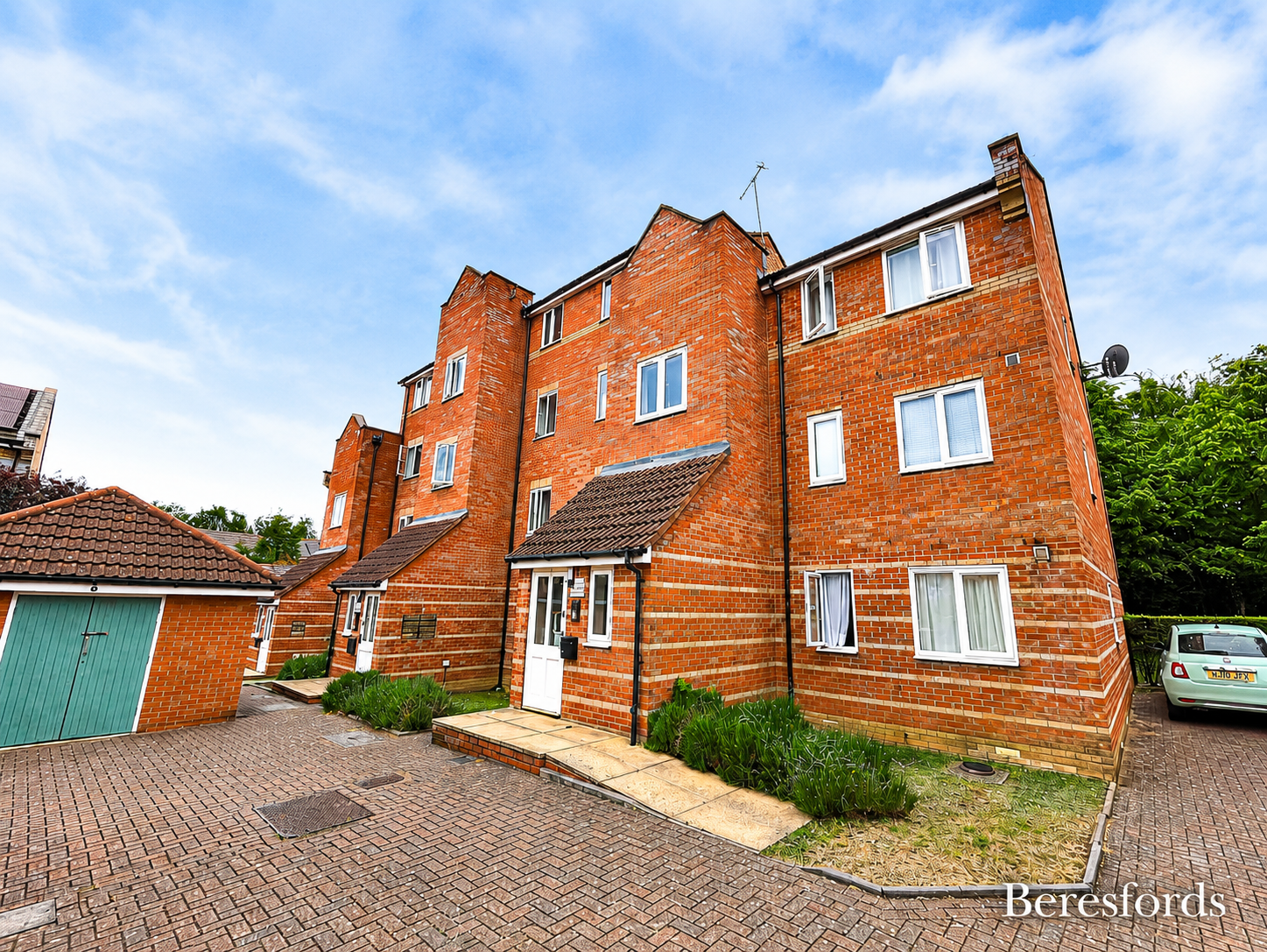 Flat Parkinson Drive in Chelmsford