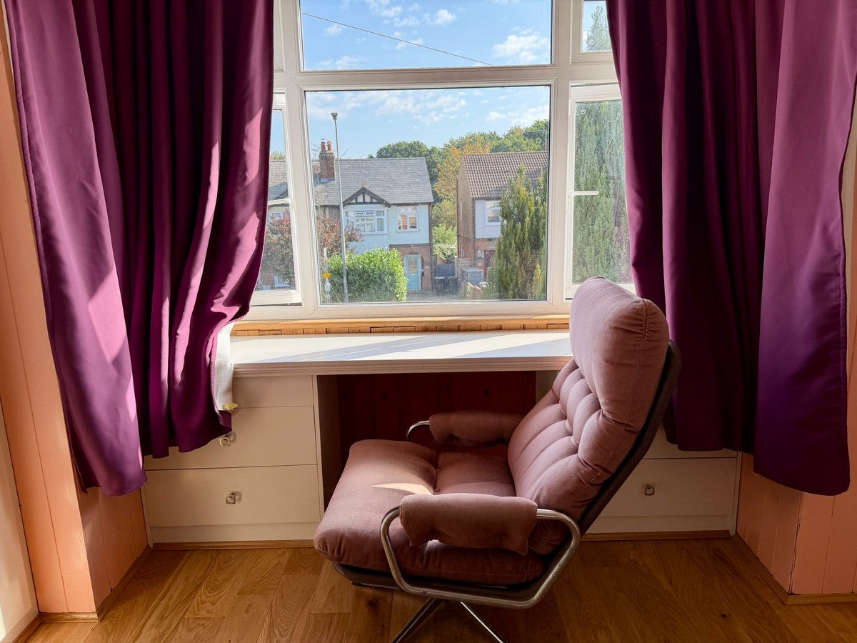 Room Old Heath Road in Colchester