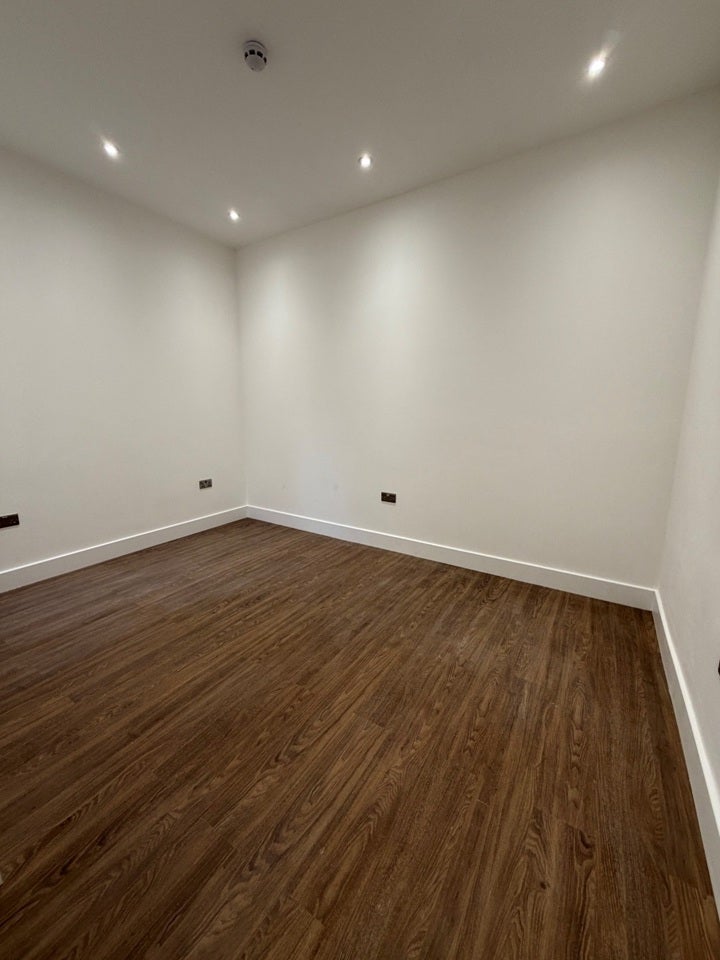 Flat Lea Bridge Road in Greater London