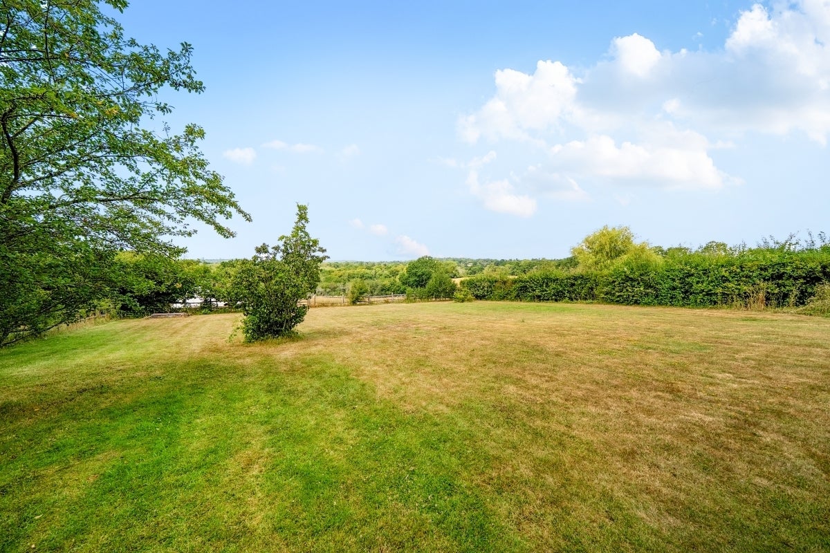 House Station Road in Rother