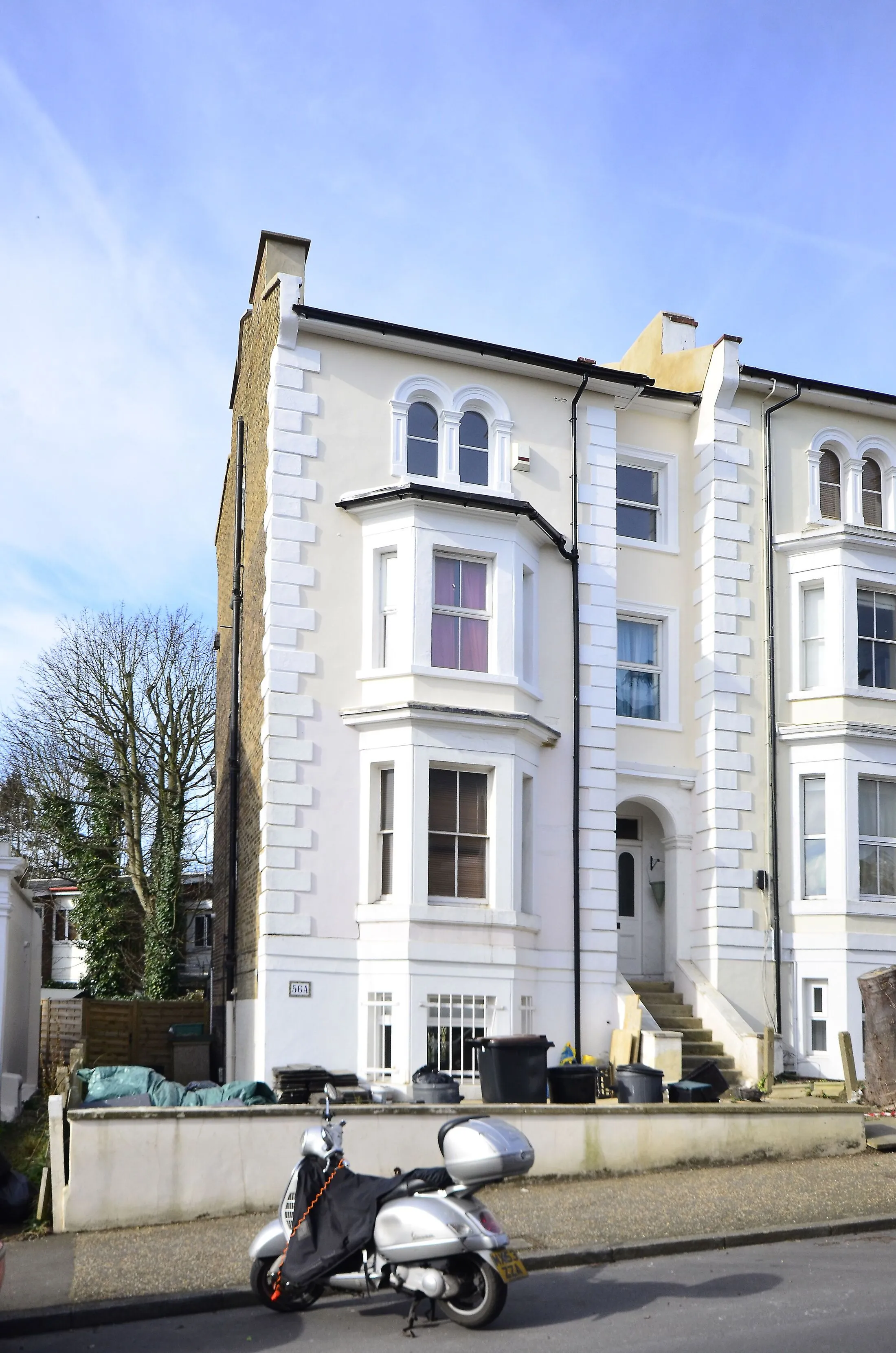 Flat Palace Grove in Greater London