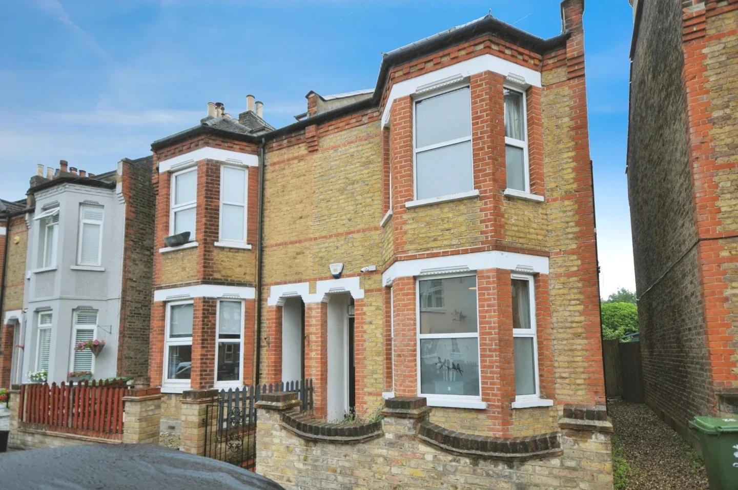 House Bromley Gardens in Greater London