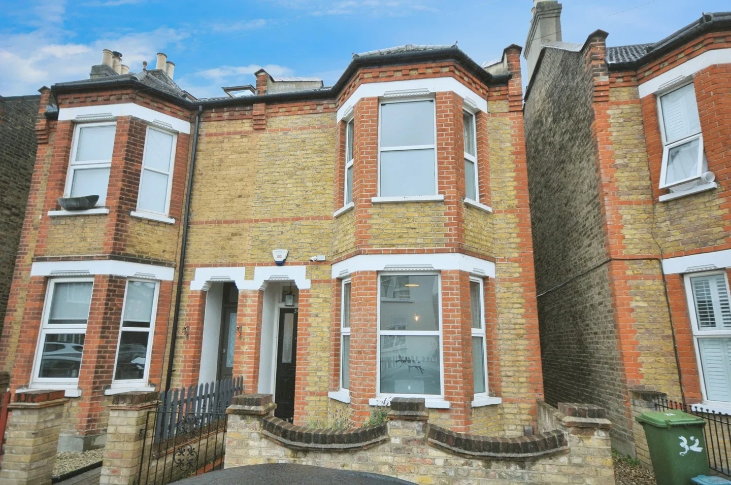 House Bromley Gardens in Greater London