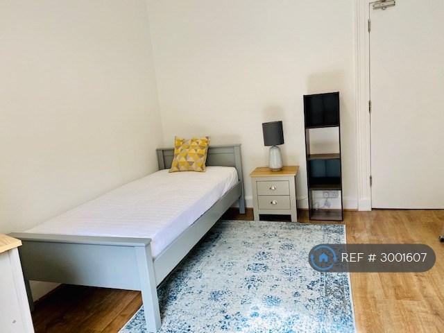 Room Queensberry Street in Dumfries