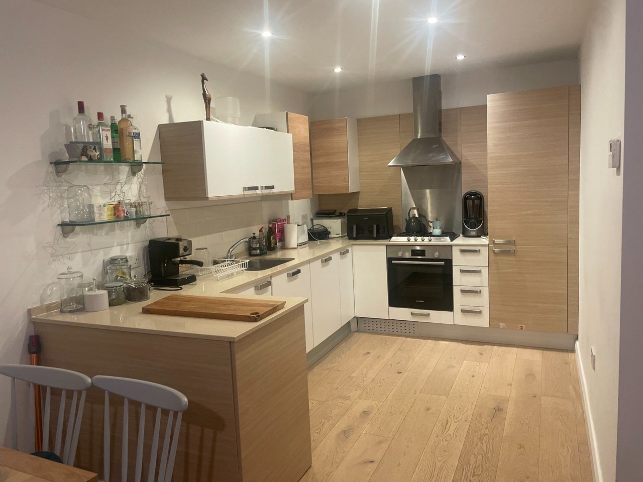 Flat Falcondale Road in Bristol