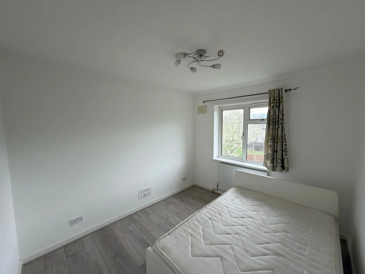 Room Brancker Road in Greater London