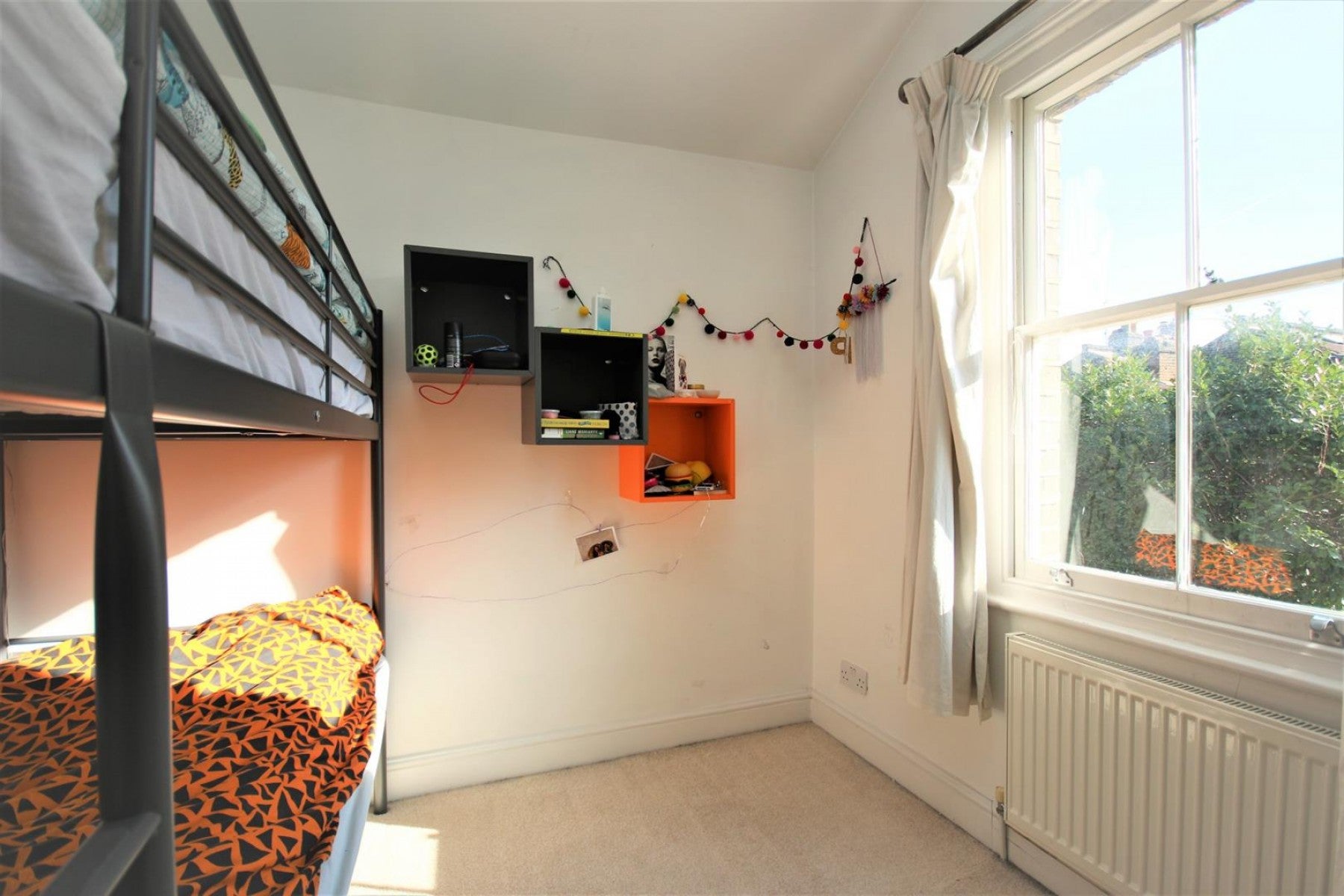 Flat Monsell Road in Greater London