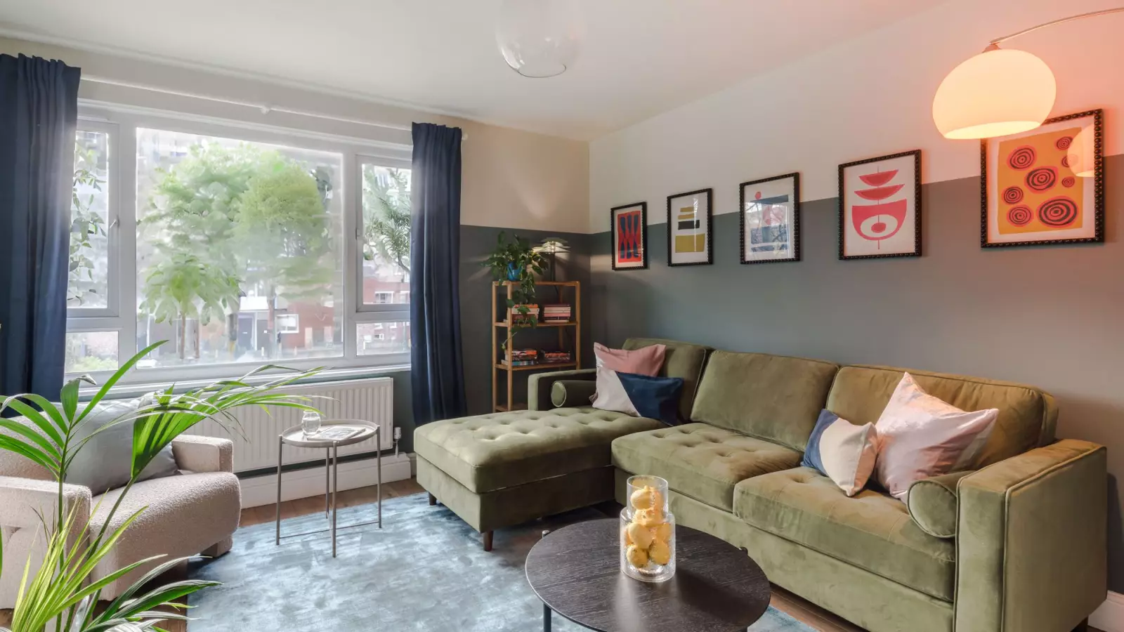 Flat Sotheby Road in Greater London