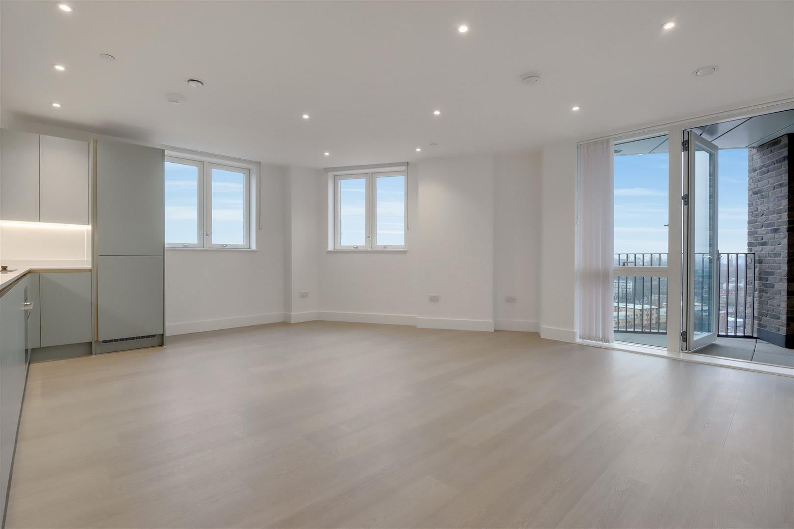 Flat Herne Hill Road in Greater London