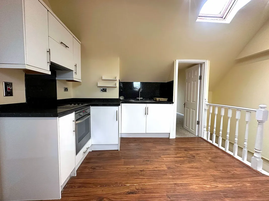 Flat Twyford Avenue in Greater London
