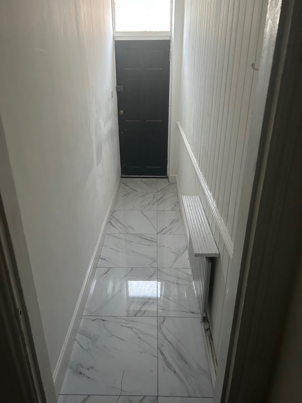 Room Grange Road in Greater London