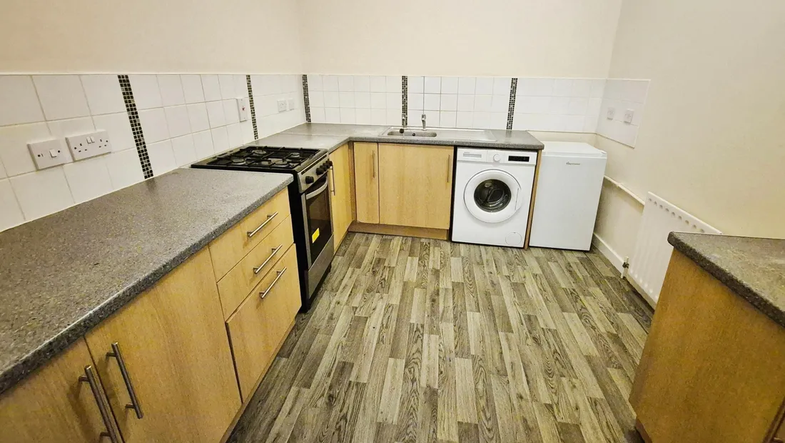 Flat Summerfield Place in Neath
