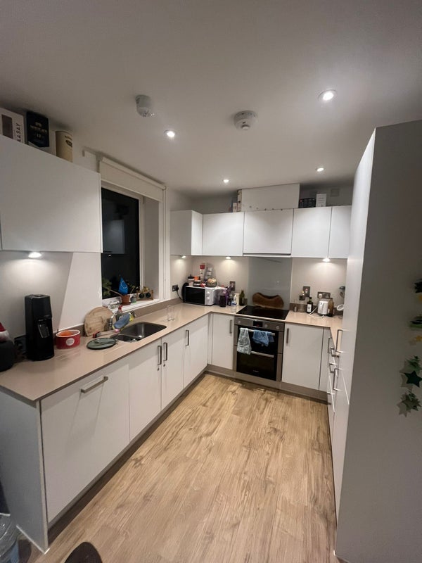 Room Killick Way in Greater London