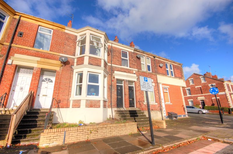 Flat Dinsdale Road in Newcastle upon Tyne