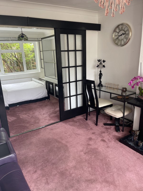Room Beaulieu Rise in Rochester