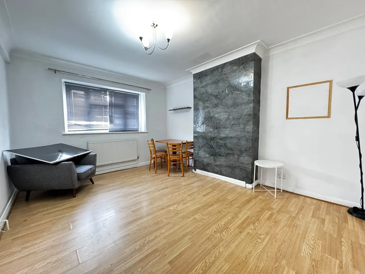 Flat London Road in Greater London