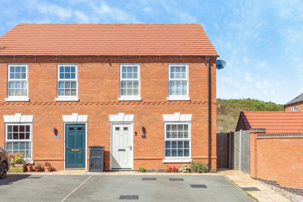 Flat Emerald Way in Irthlingborough