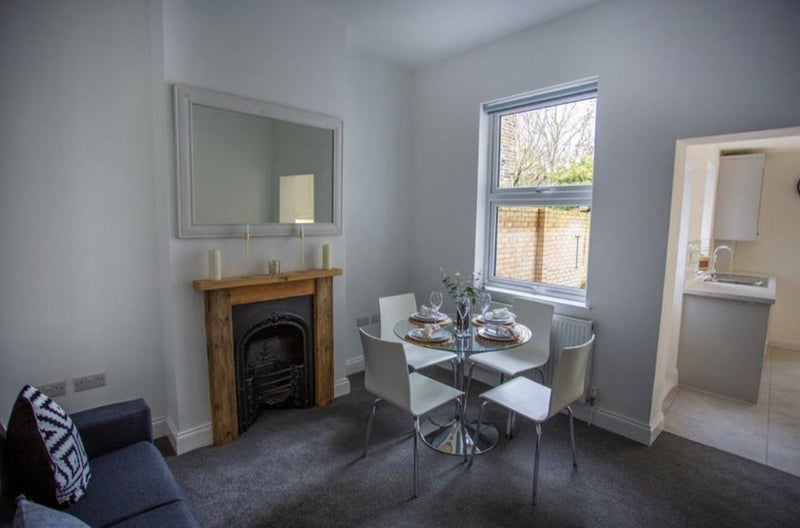 Room Days Lane in Greater London