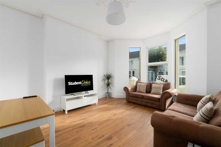 Flat Belgrave Road in Plymouth