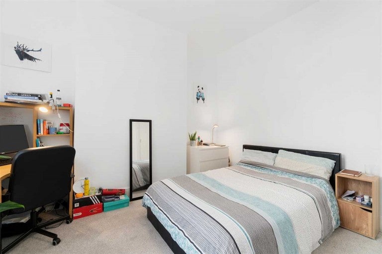 Flat Belgrave Road in Plymouth
